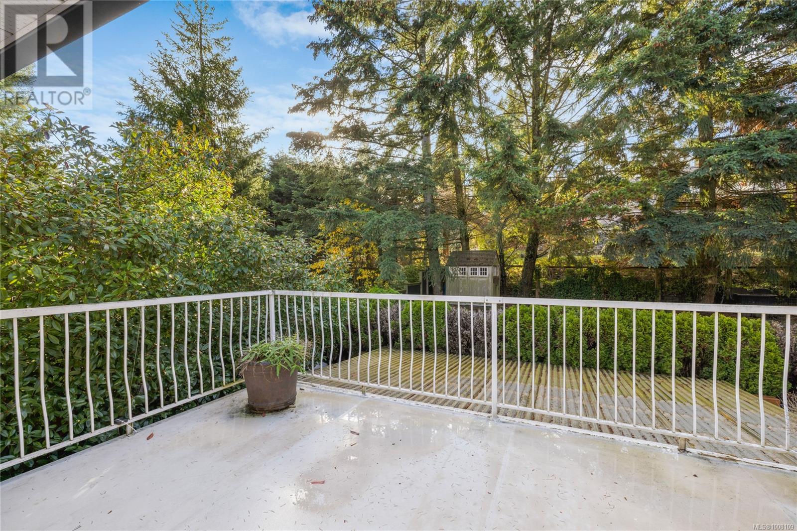 Photo 10 of 7465 Fernmar Rd, Lantzville BC