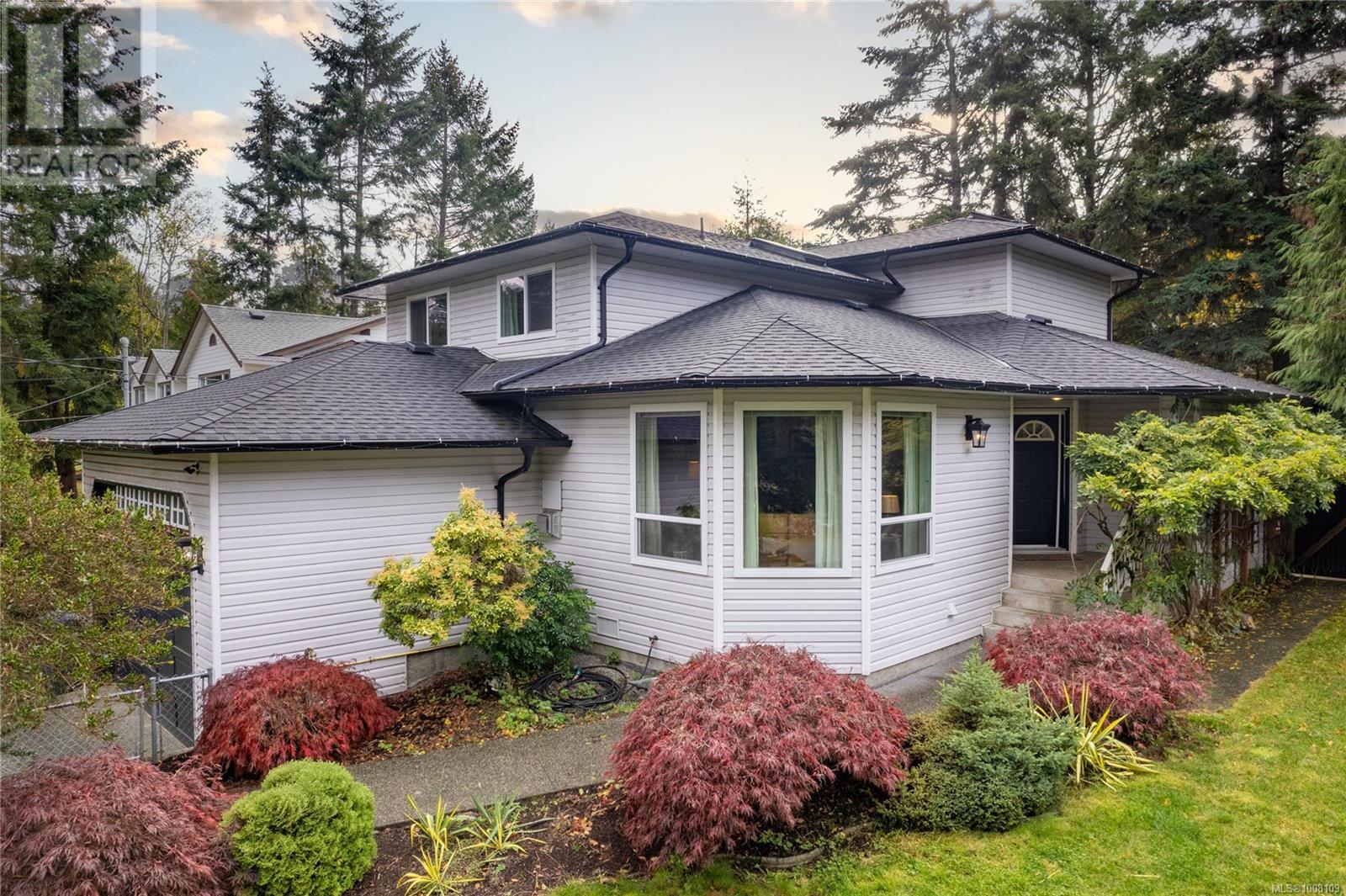 Photo 7 of 7465 Fernmar Rd, Lantzville BC