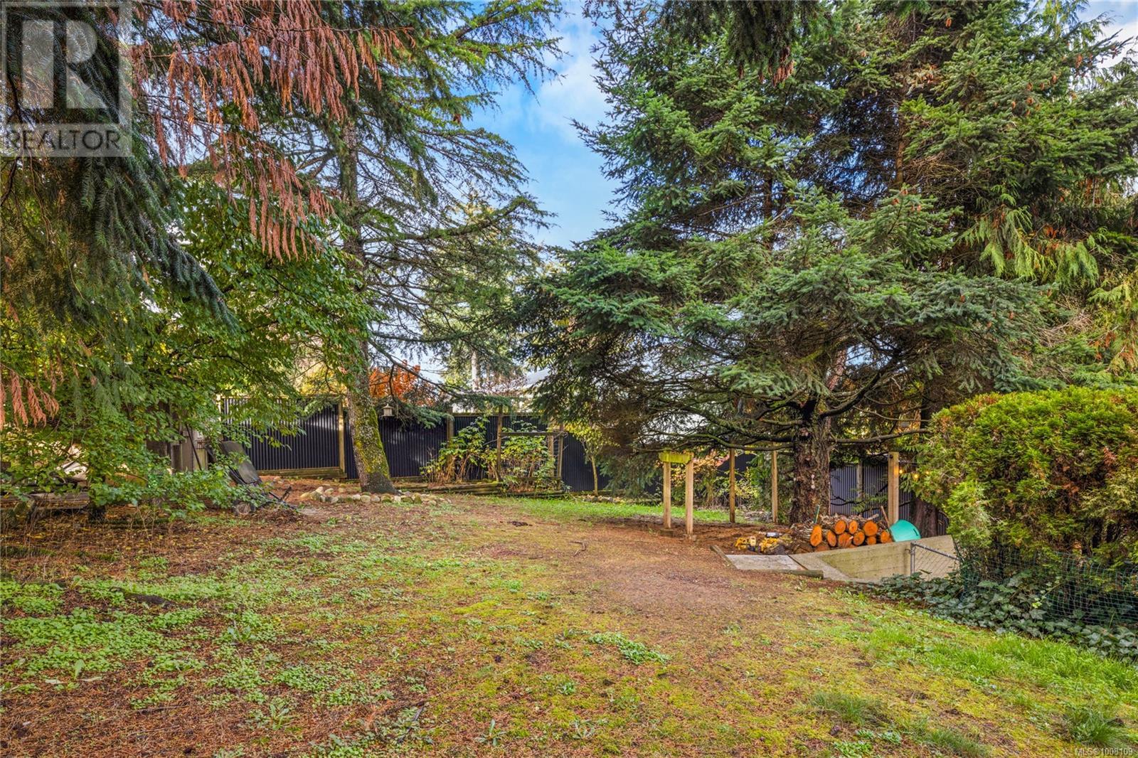 Photo 25 of 7465 Fernmar Rd, Lantzville BC