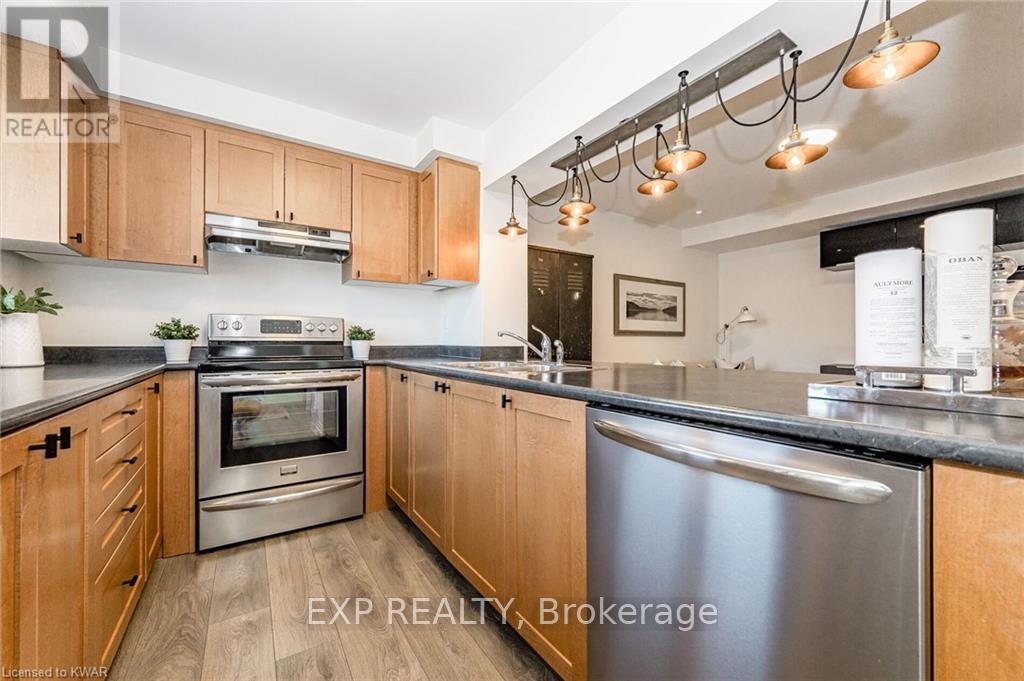 Photo 14 of 8 Stratus Street, Kitchener ON