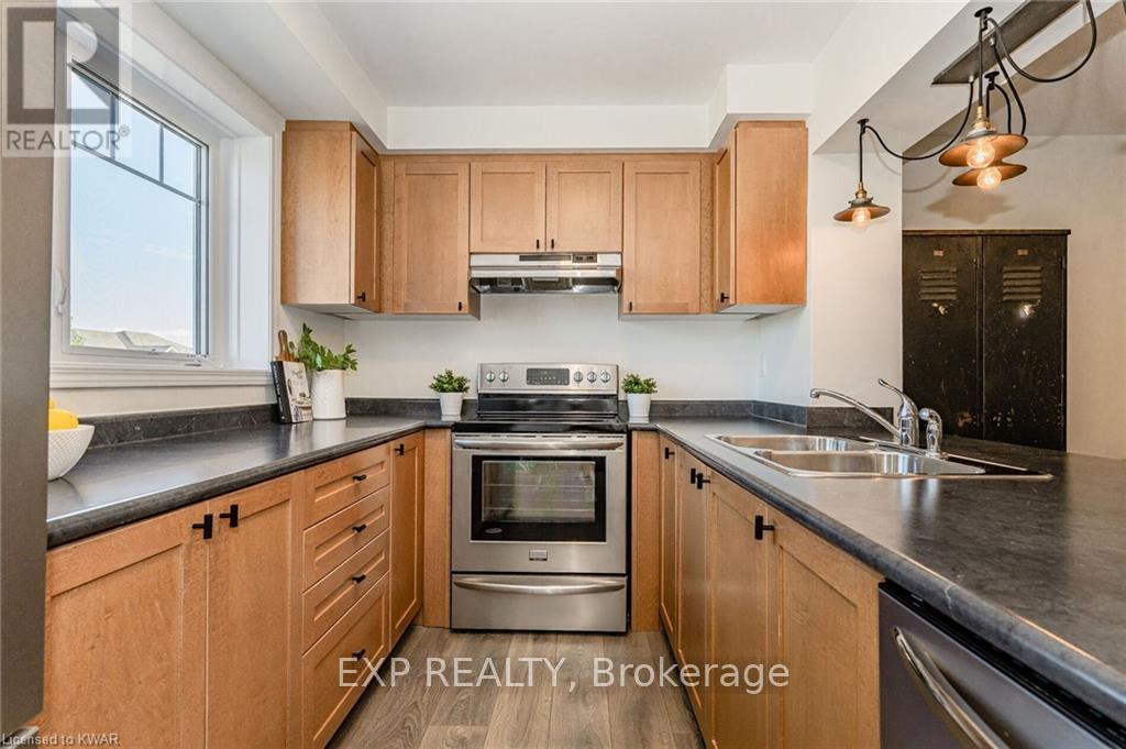 Photo 17 of 8 Stratus Street, Kitchener ON