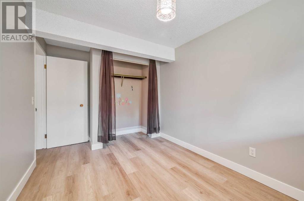 Photo 18 of 1426 Ranchlands Way Nw, Calgary AB