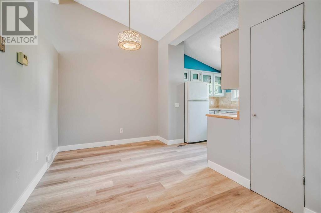 Photo 21 of 1426 Ranchlands Way Nw, Calgary AB