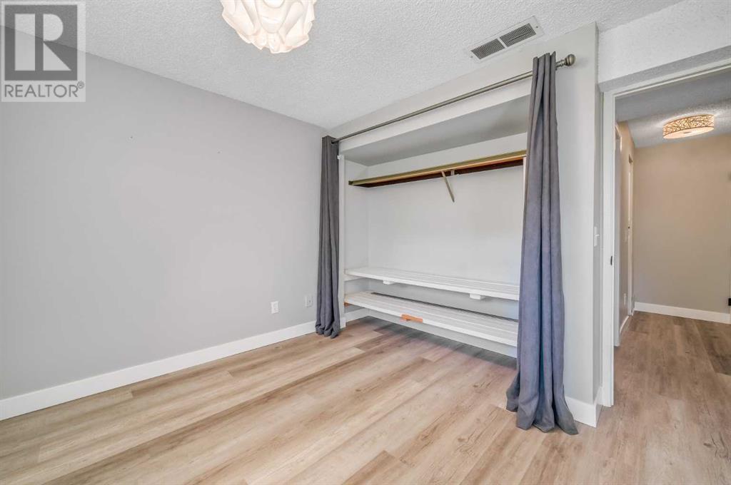 Photo 6 of 1426 Ranchlands Way Nw, Calgary AB