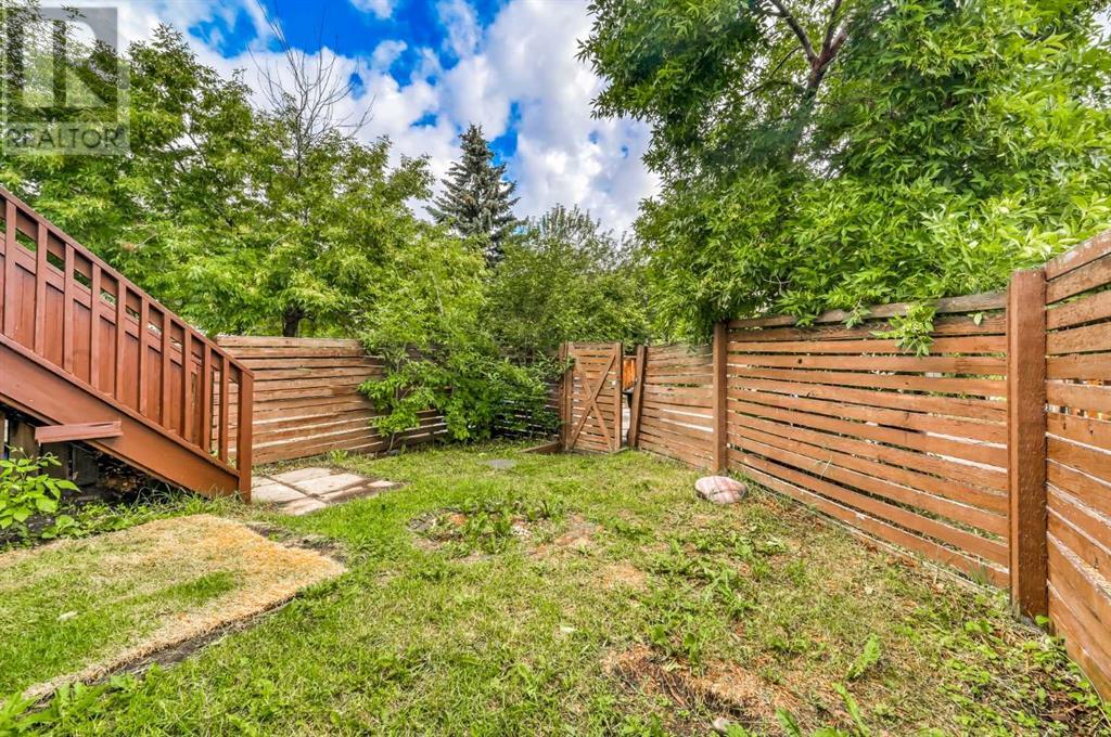 Photo 7 of 1426 Ranchlands Way Nw, Calgary AB