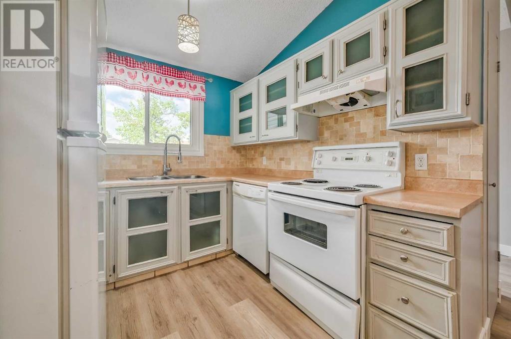Photo 22 of 1426 Ranchlands Way Nw, Calgary AB