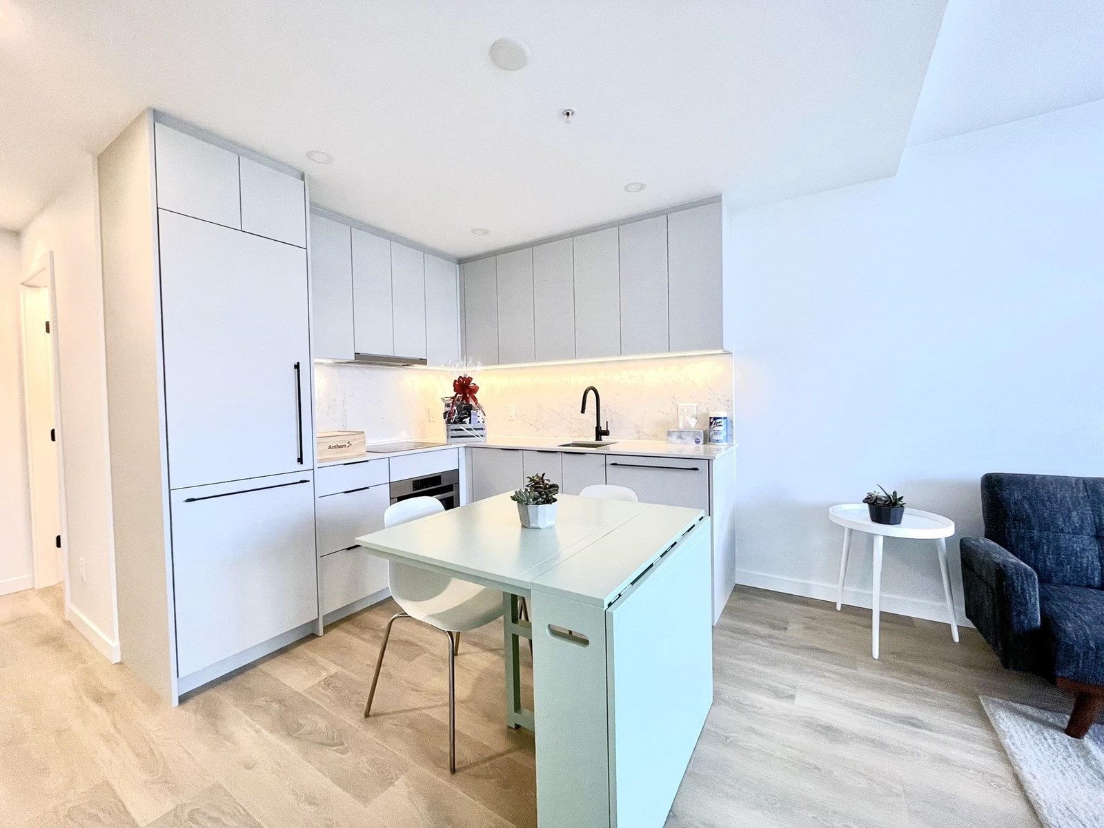 Photo 1 of 2501 13685 102 Avenue, Surrey BC