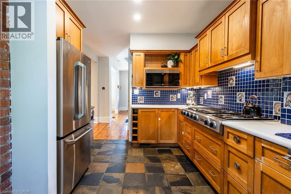 Photo 8 of 35 Mountain Avenue, Hamilton ON