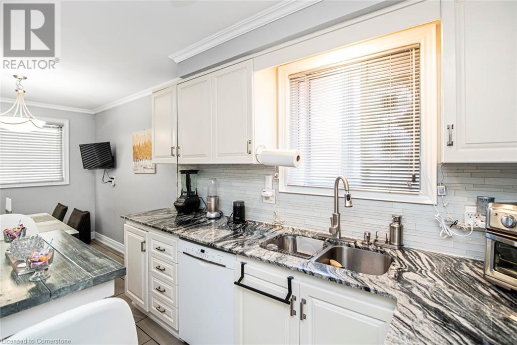 Photo 16 of 101 Victor Boulevard, Hamilton ON
