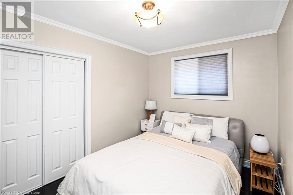 Photo 18 of 101 Victor Boulevard, Hamilton ON