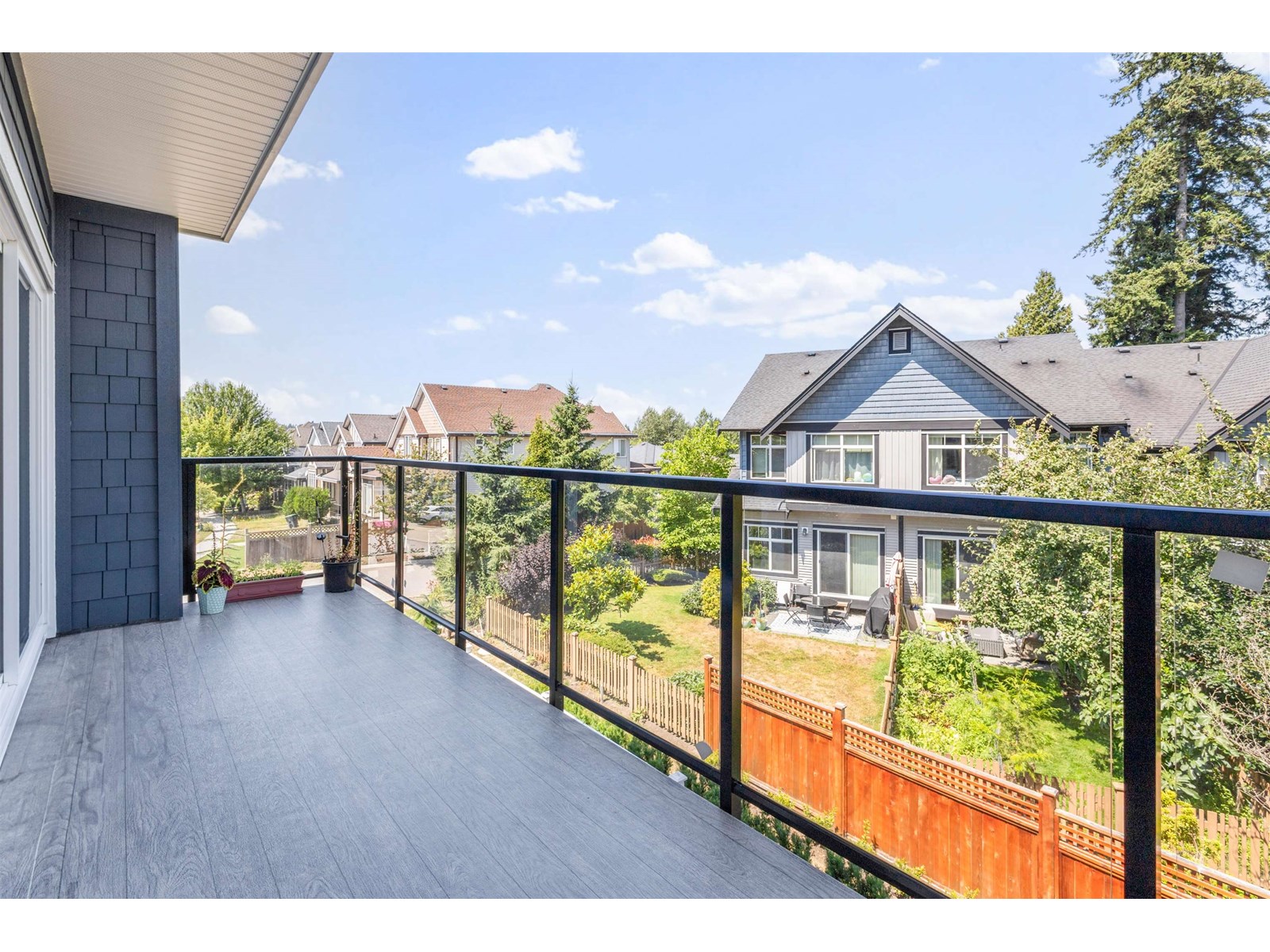 Photo 10 of 1 14355 62 Avenue, Surrey BC