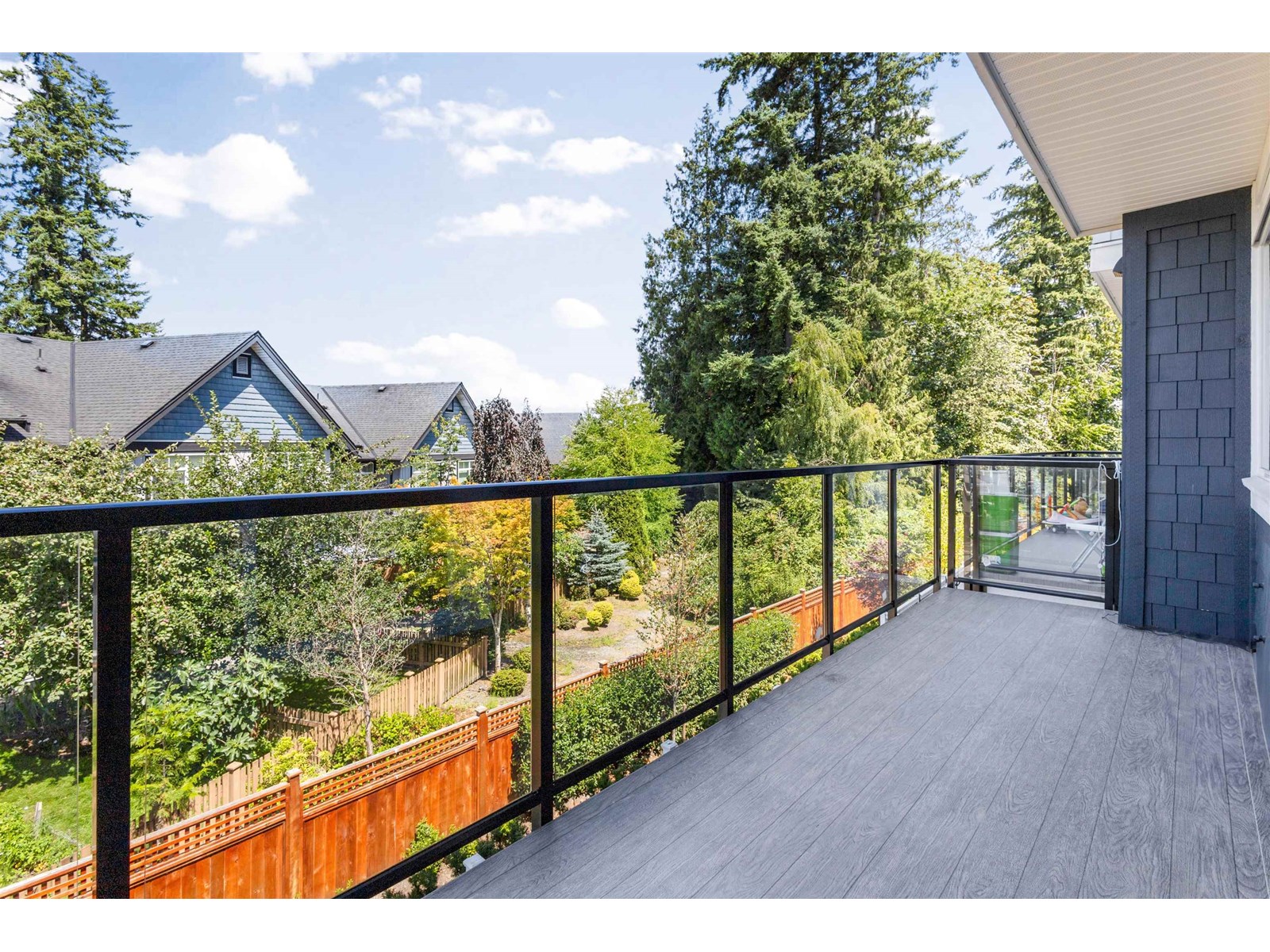 Photo 11 of 1 14355 62 Avenue, Surrey BC