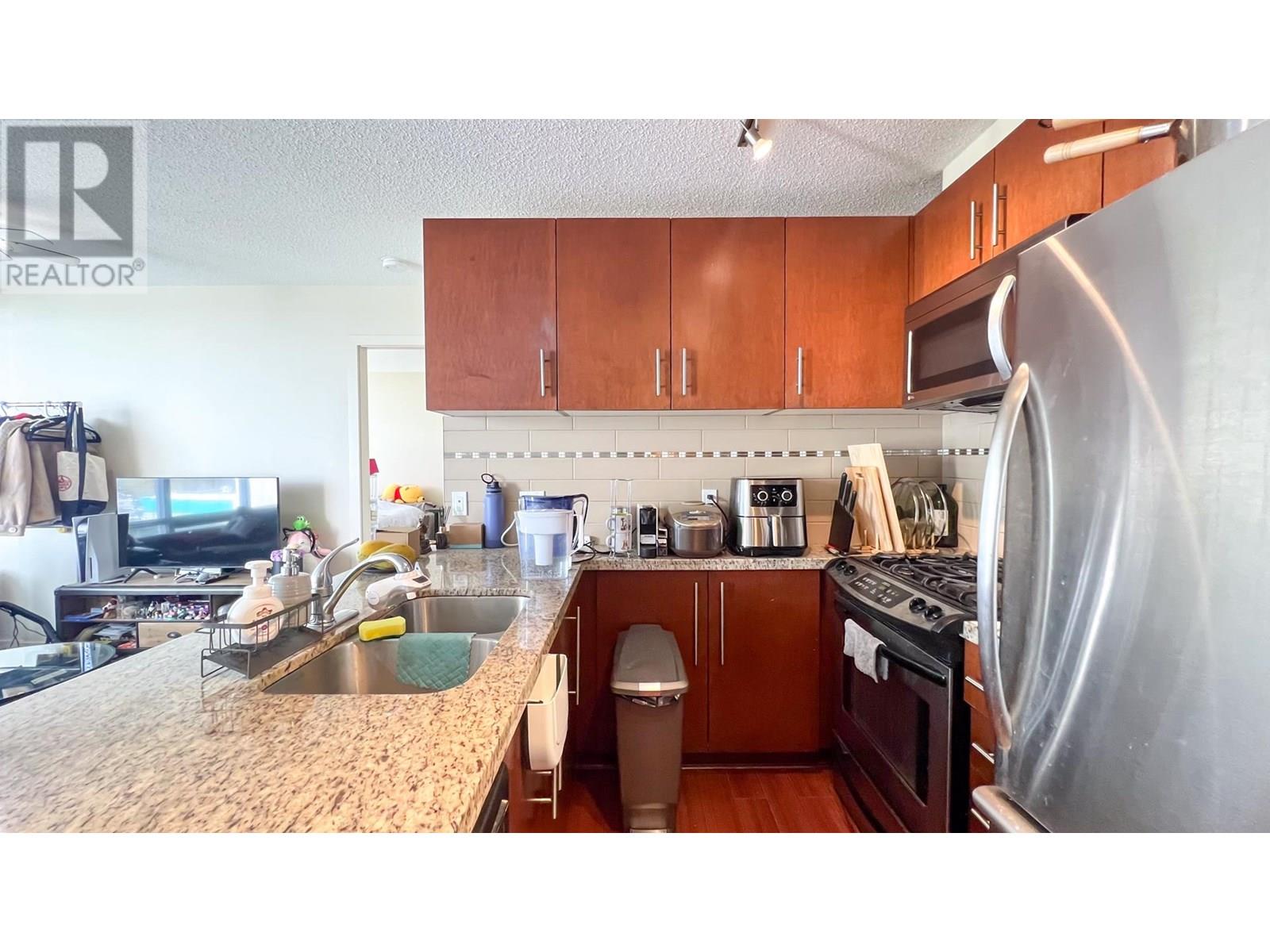 Photo 8 of 910 8280 Lansdowne Road, Richmond BC