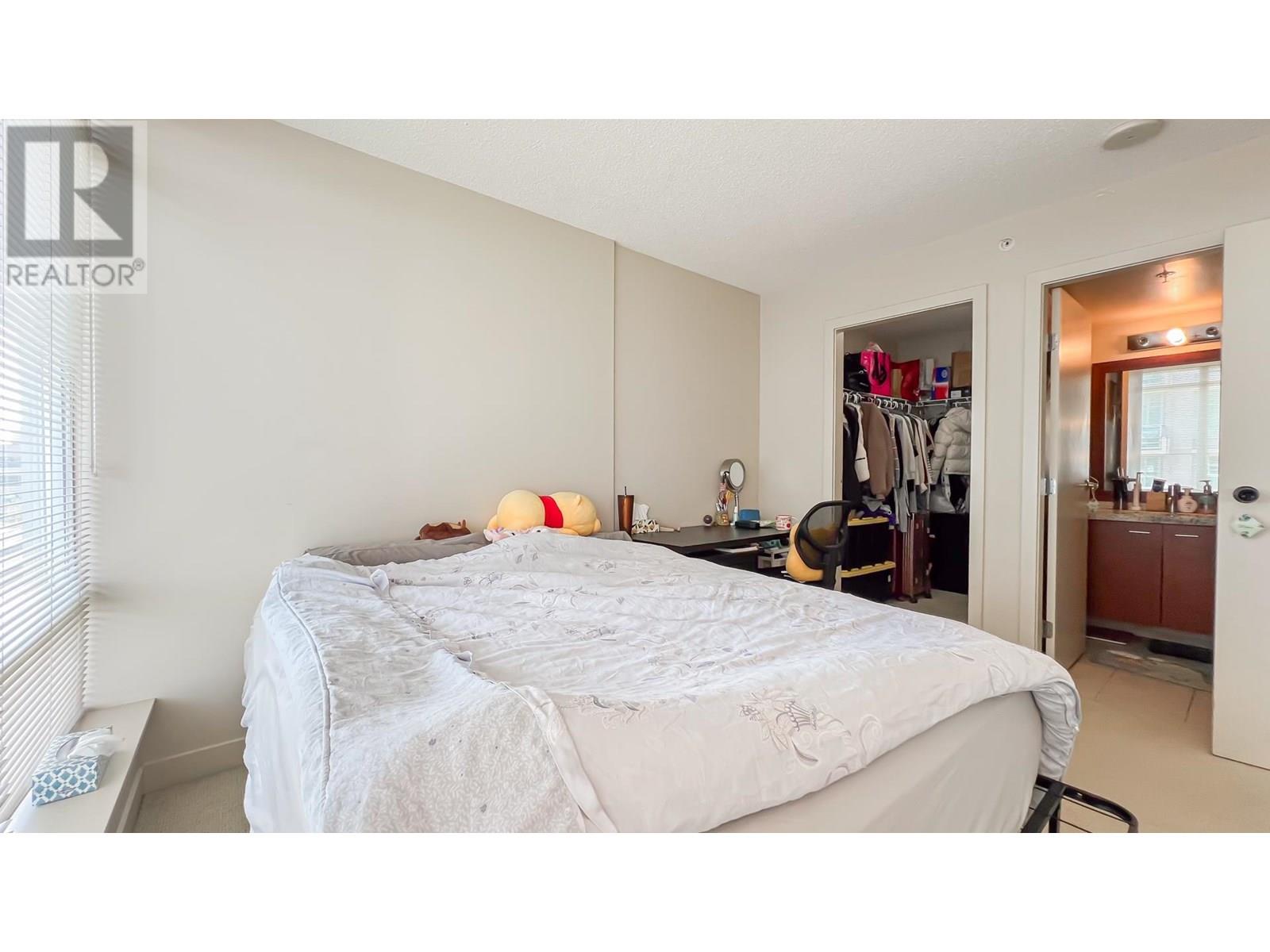 Photo 3 of 910 8280 Lansdowne Road, Richmond BC
