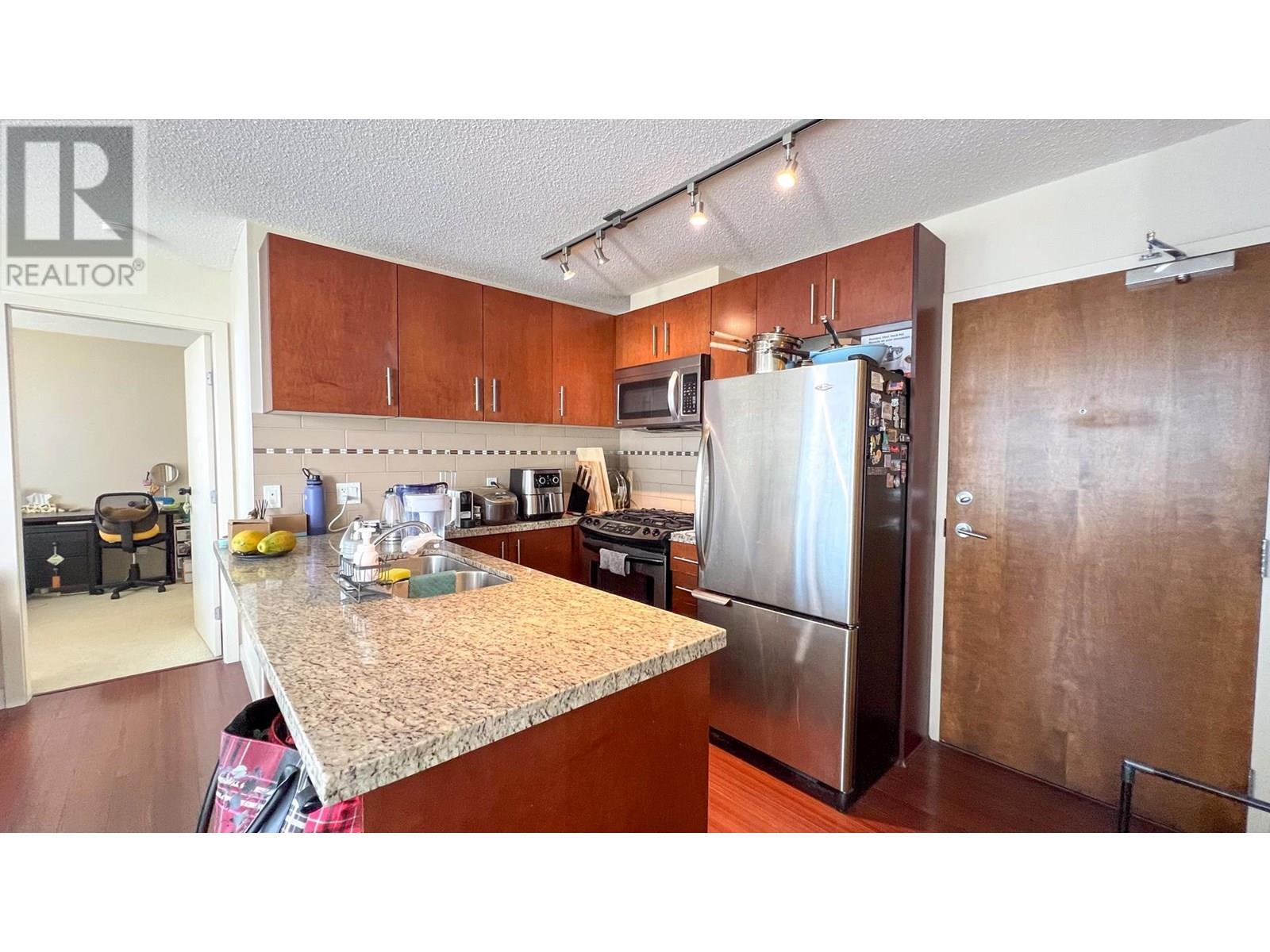 Photo 11 of 910 8280 Lansdowne Road, Richmond BC