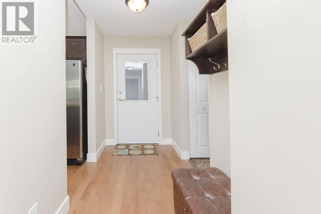201 518 SHAW ROAD, Gibsons