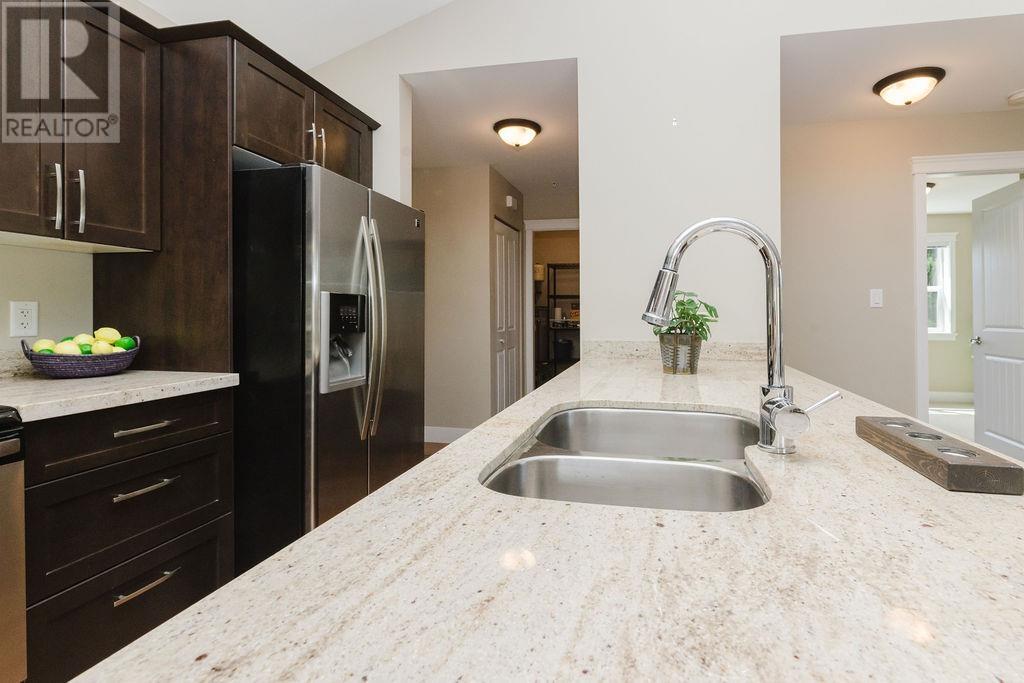 201 518 SHAW ROAD, Gibsons