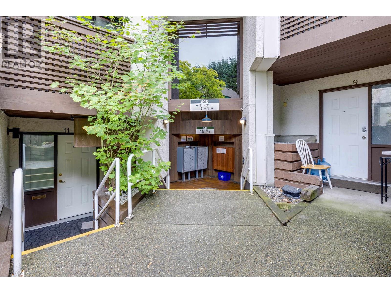 Photo 2 of 404 340 Ginger Drive, New Westminster BC