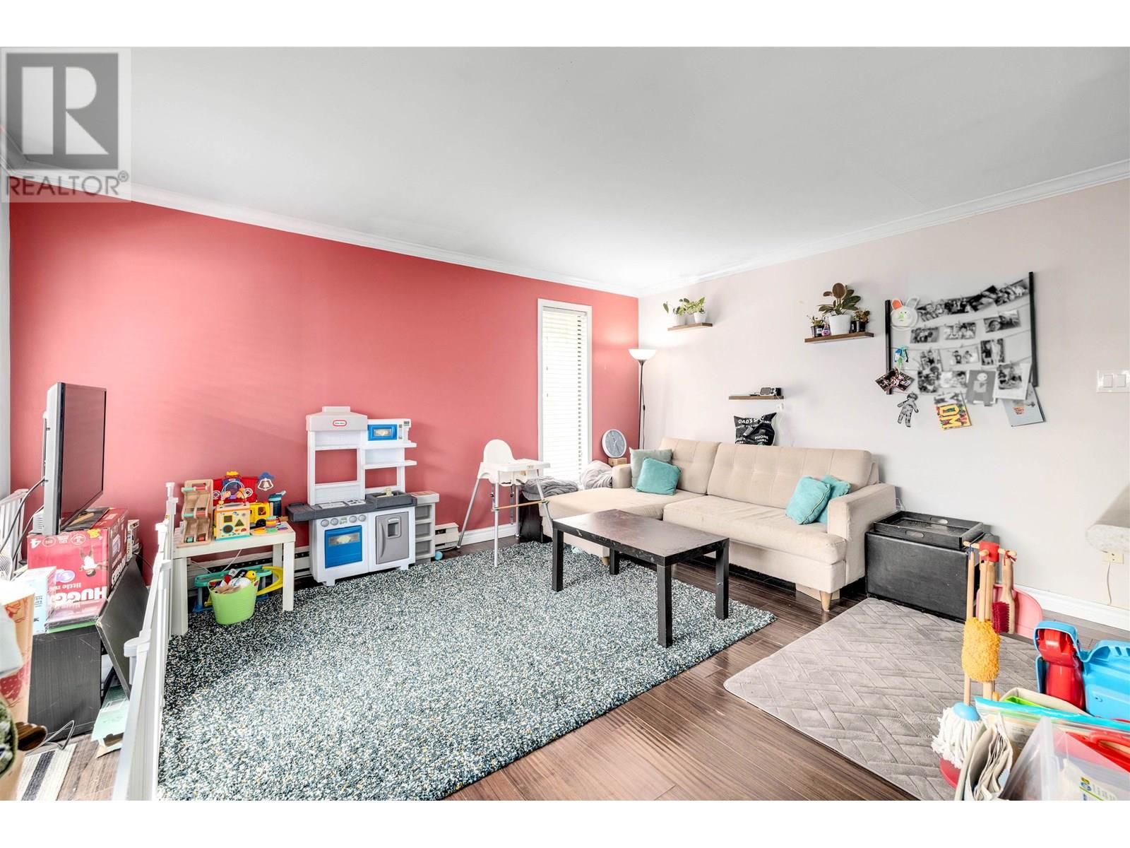 Photo 5 of 404 340 Ginger Drive, New Westminster BC