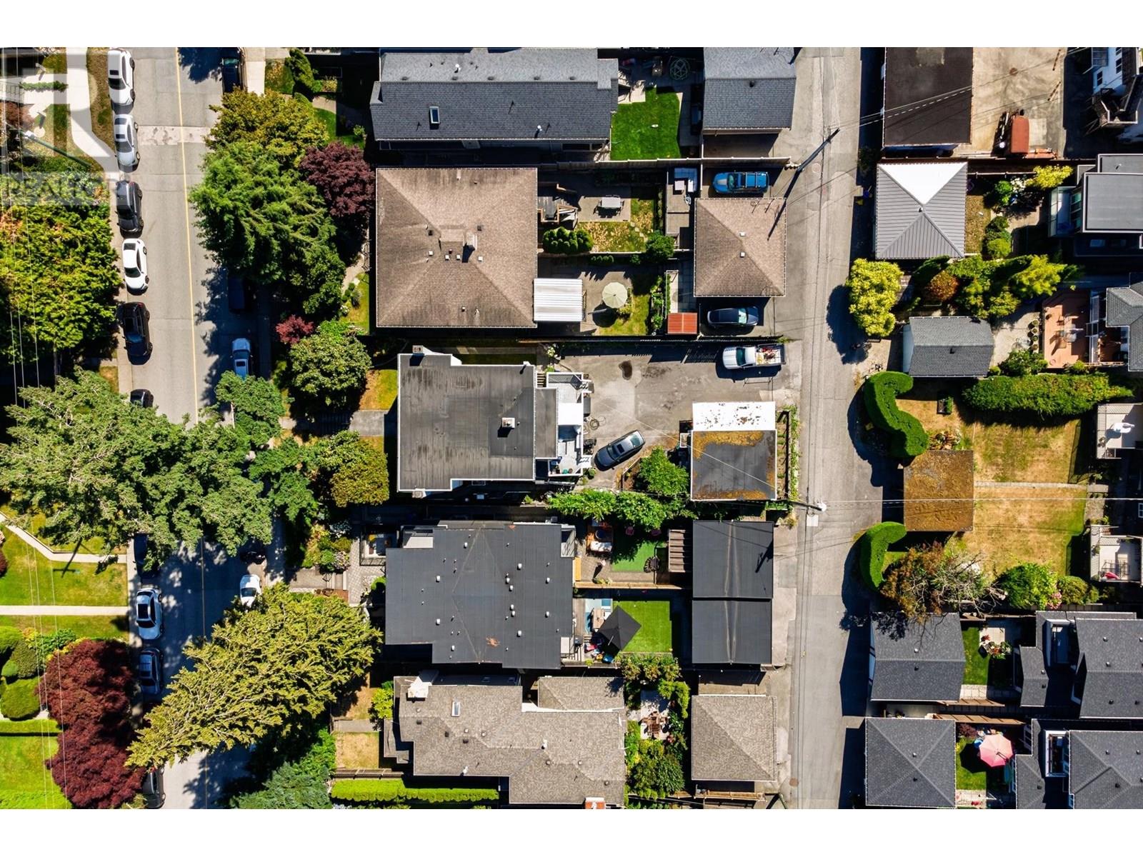Photo 11 of 227 229 W 19th Street, North Vancouver BC