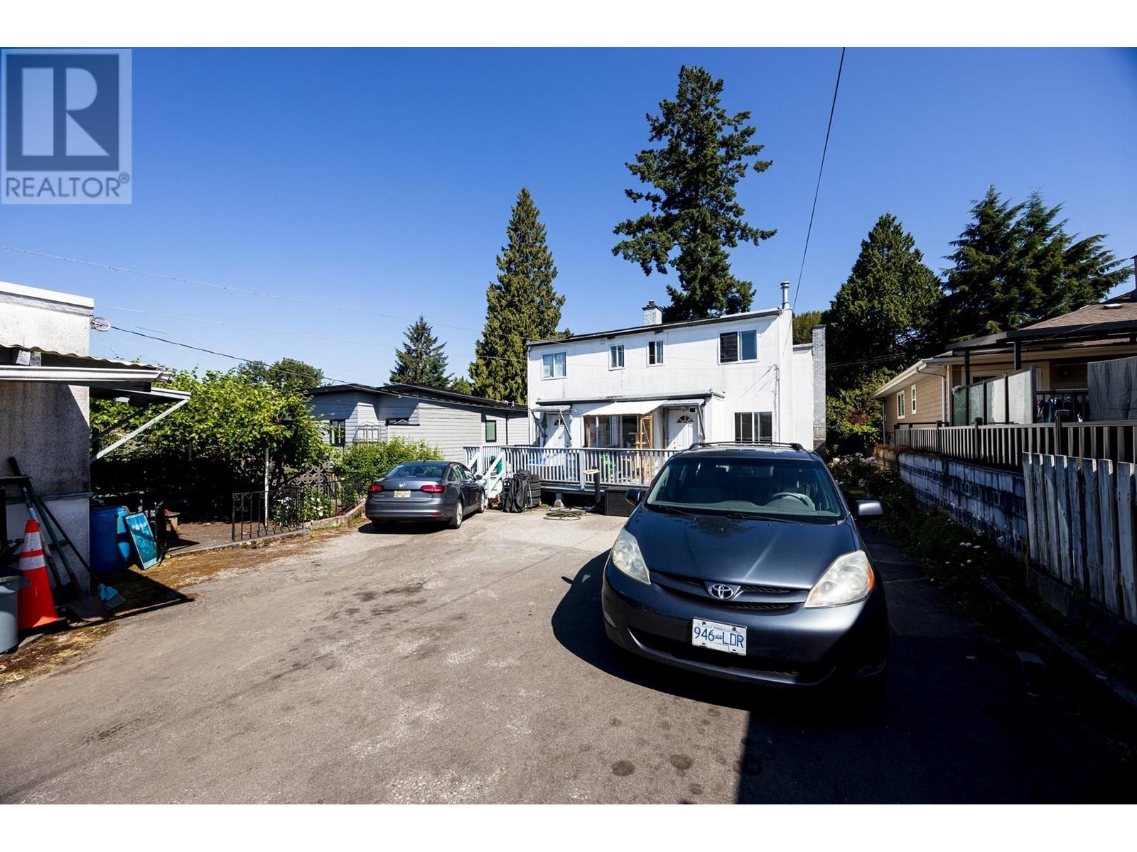 Photo 20 of 227 229 W 19th Street, North Vancouver BC