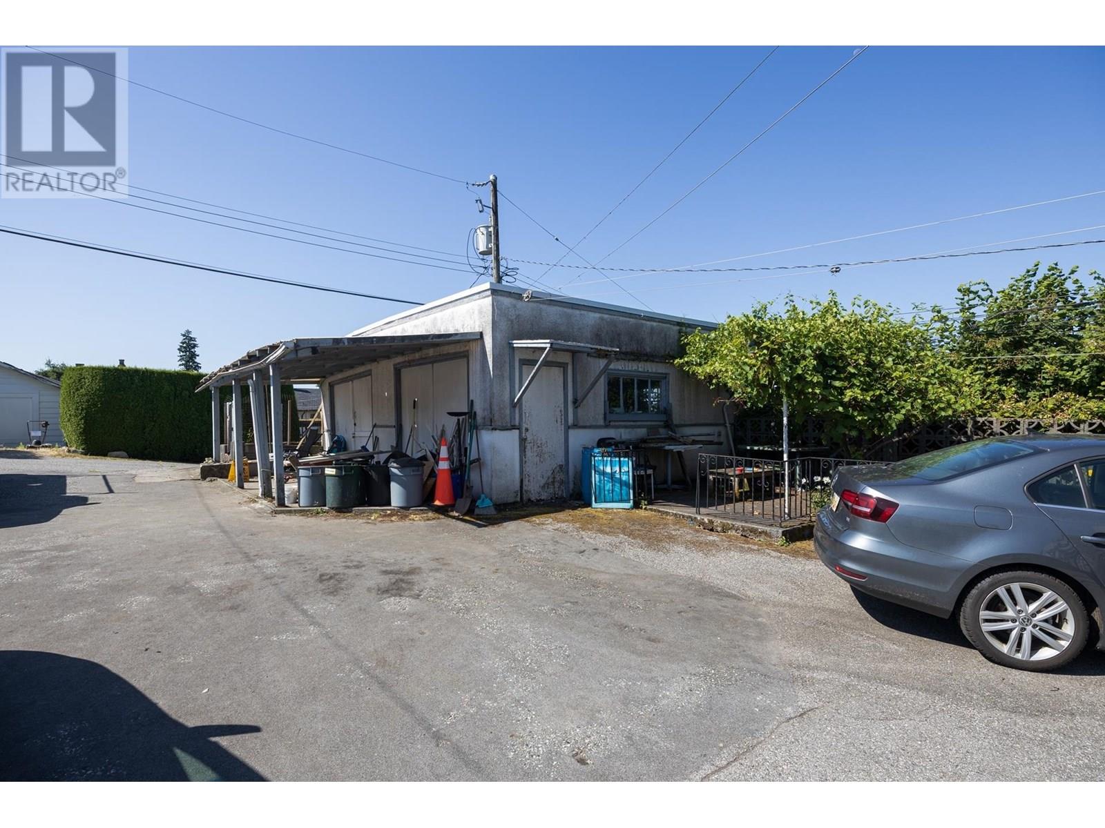 Photo 12 of 227 229 W 19th Street, North Vancouver BC