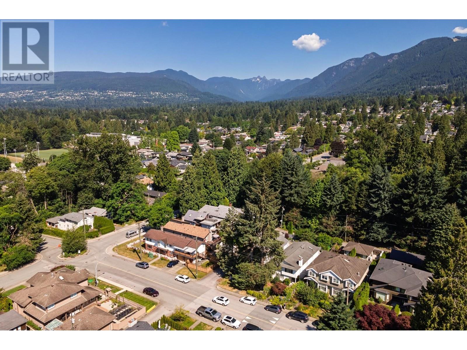 Photo 1 of 227 229 W 19th Street, North Vancouver BC