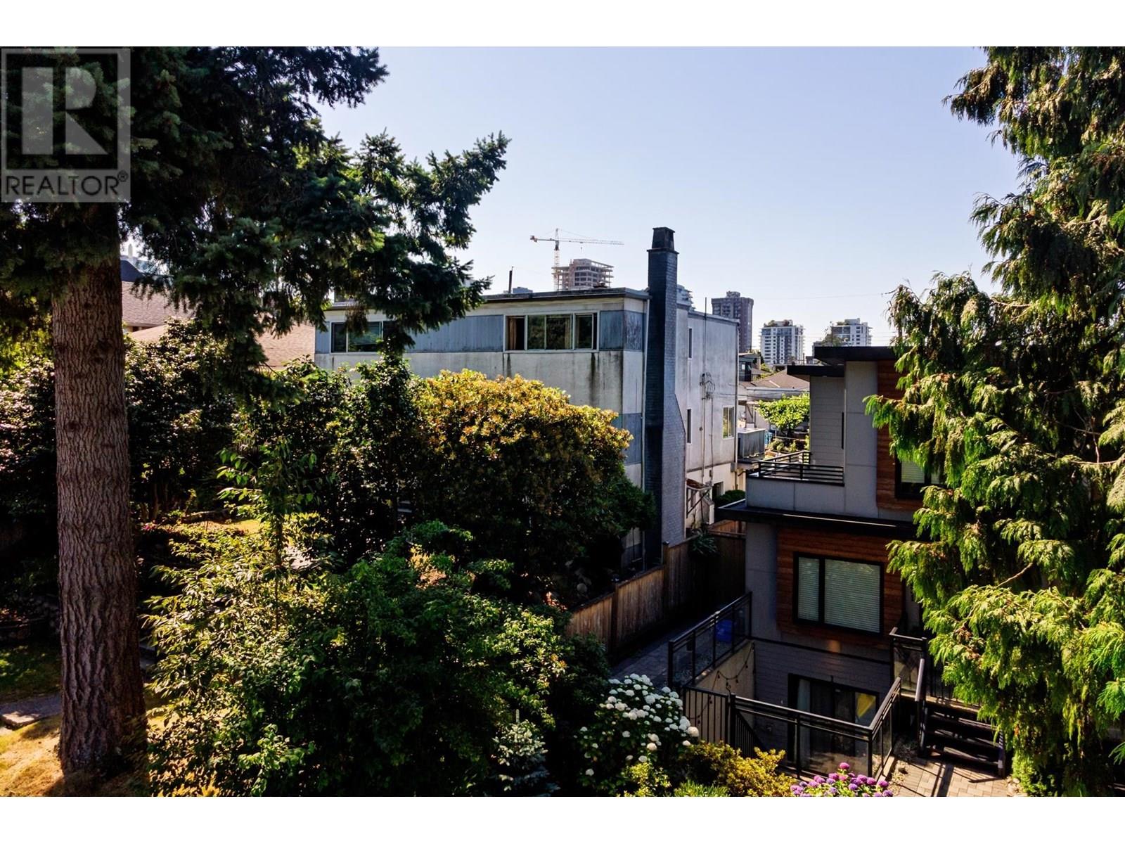 Photo 16 of 227 229 W 19th Street, North Vancouver BC