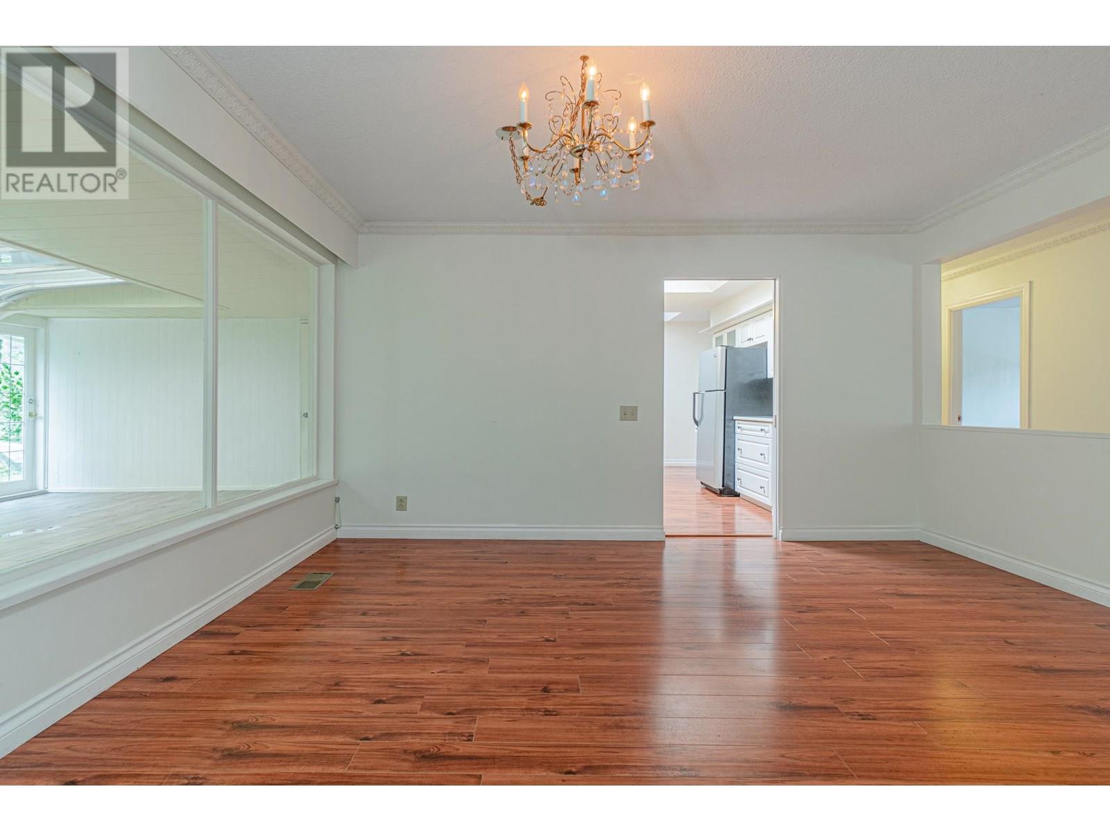 5725 CRANLEY DRIVE, West Vancouver