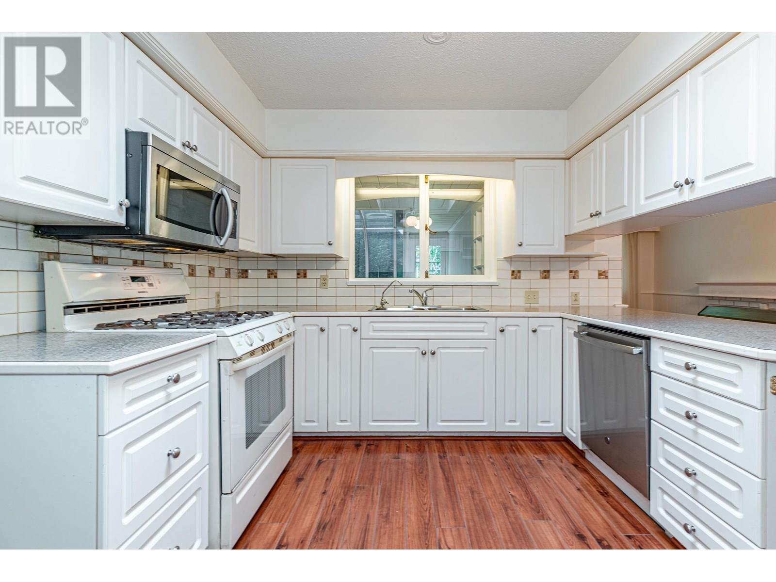 5725 CRANLEY DRIVE, West Vancouver