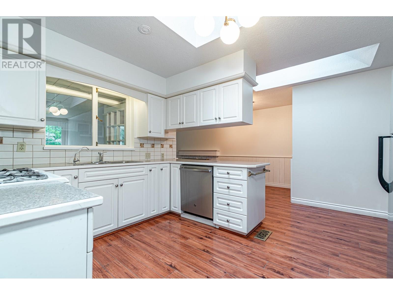 5725 CRANLEY DRIVE, West Vancouver