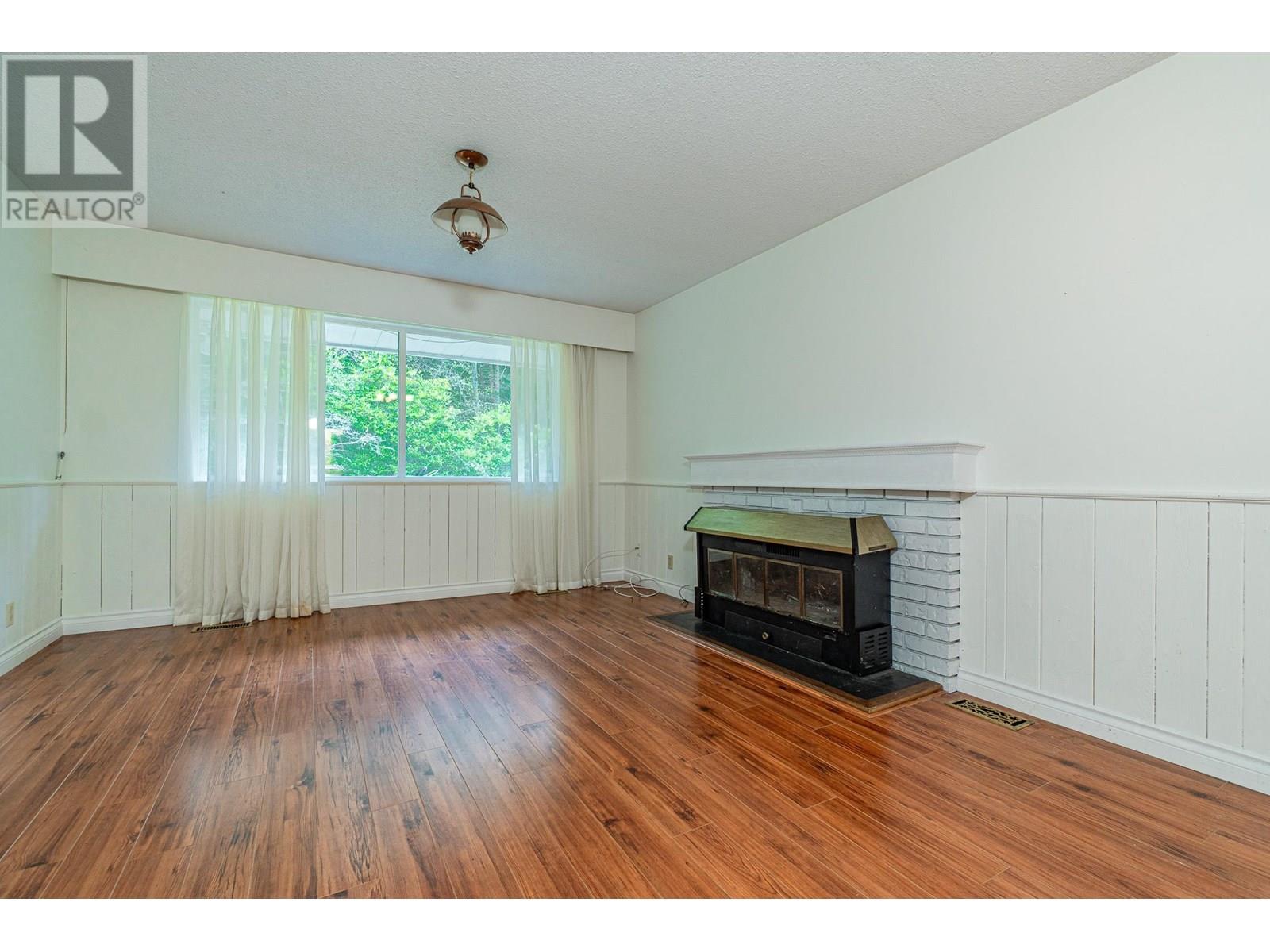 5725 CRANLEY DRIVE, West Vancouver