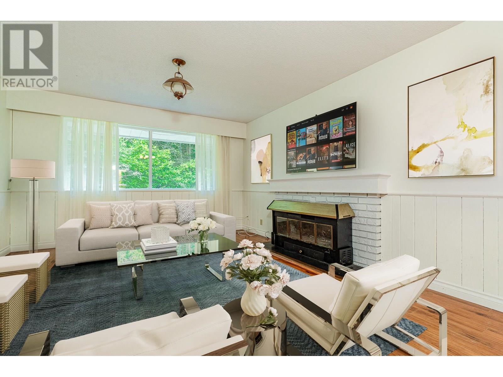 5725 CRANLEY DRIVE, West Vancouver