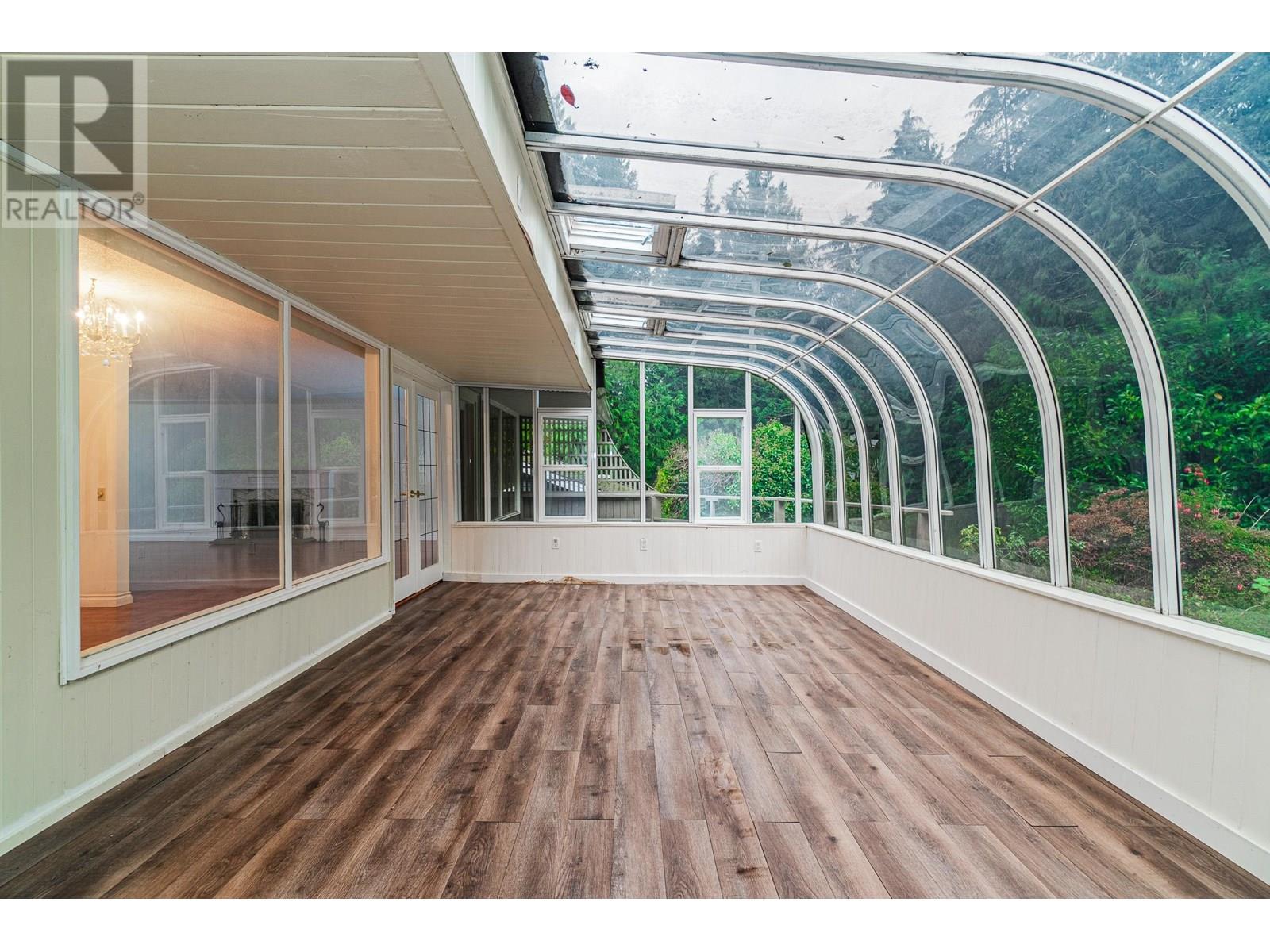 5725 CRANLEY DRIVE, West Vancouver