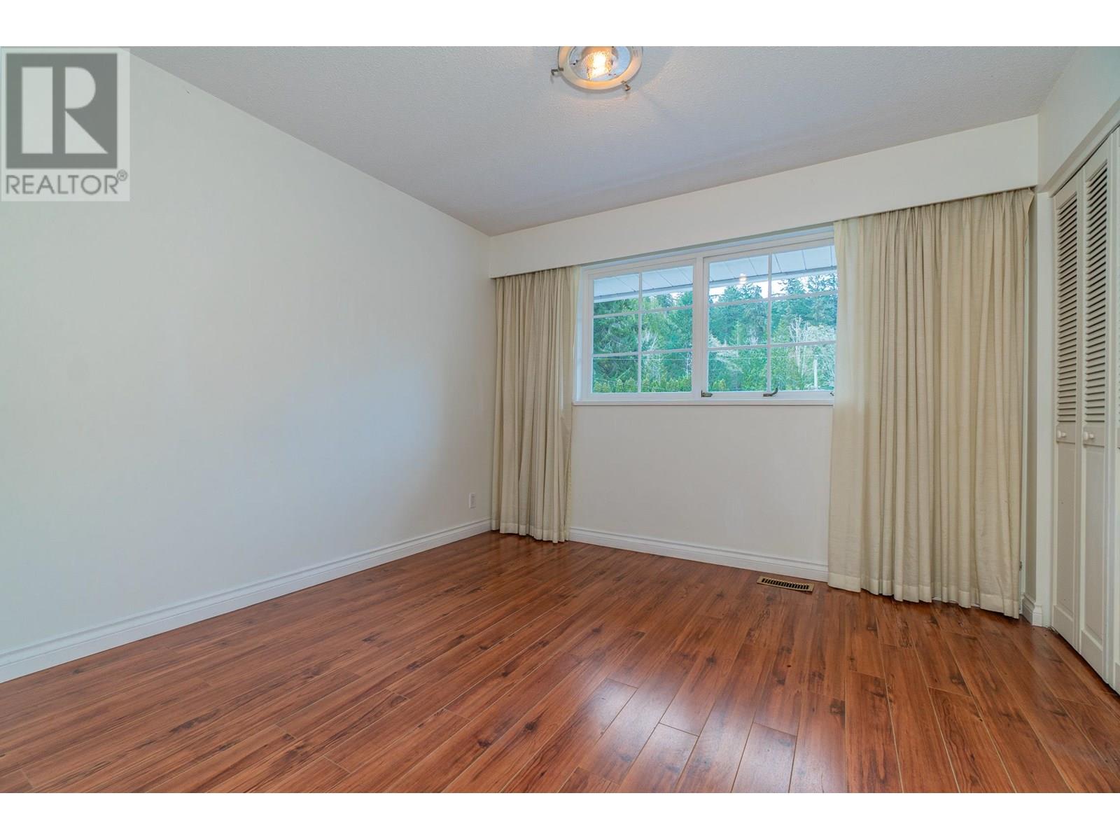 5725 CRANLEY DRIVE, West Vancouver
