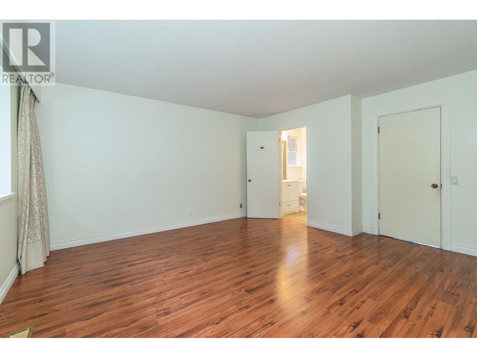 5725 CRANLEY DRIVE, West Vancouver