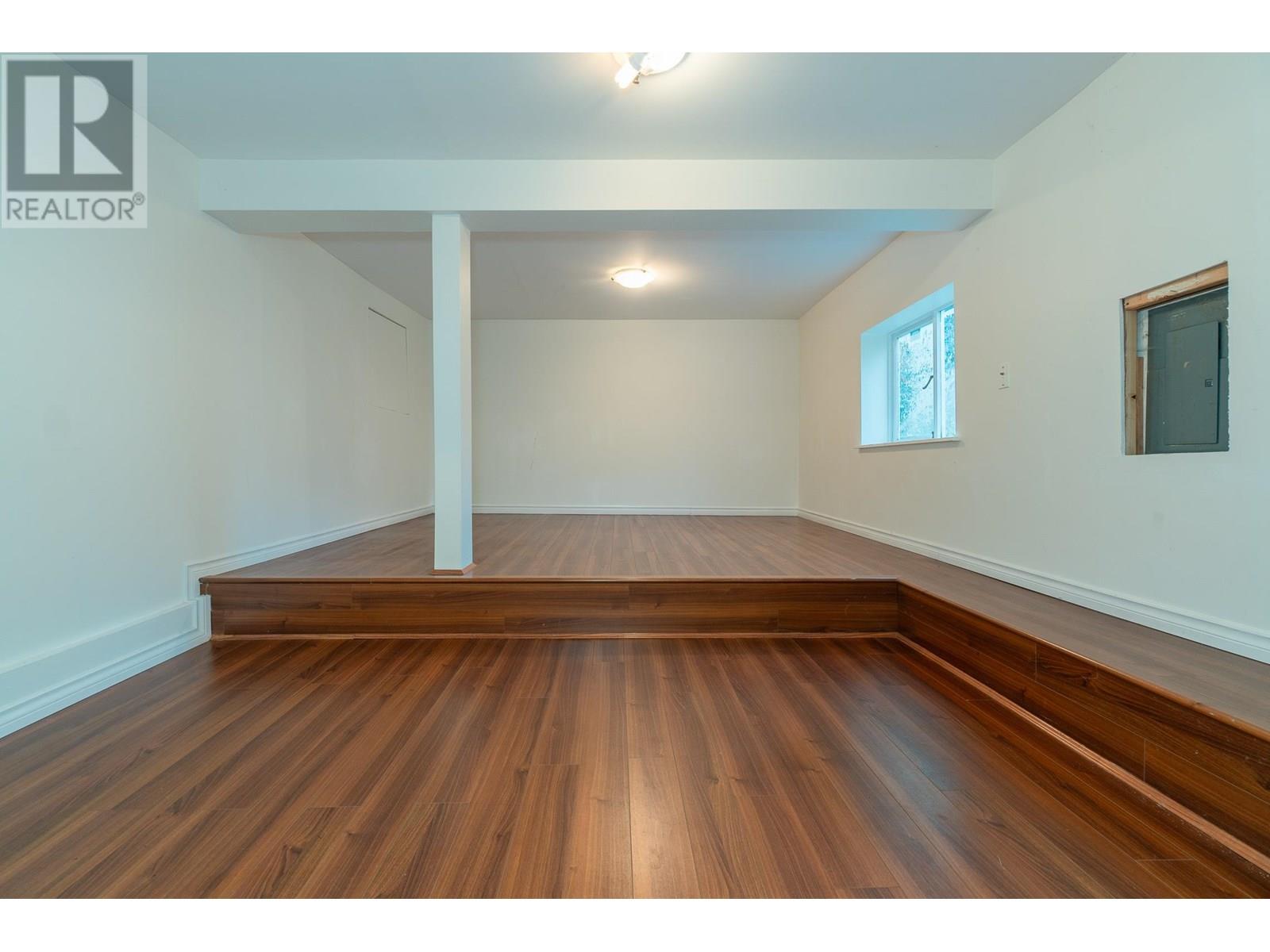 5725 CRANLEY DRIVE, West Vancouver