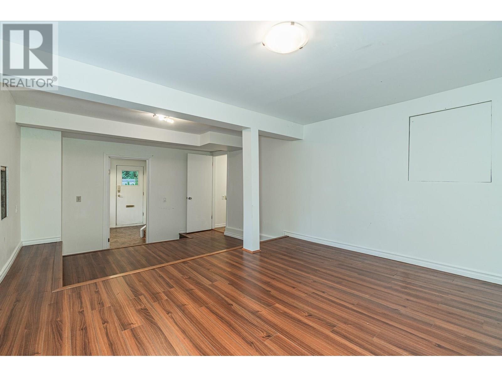 5725 CRANLEY DRIVE, West Vancouver