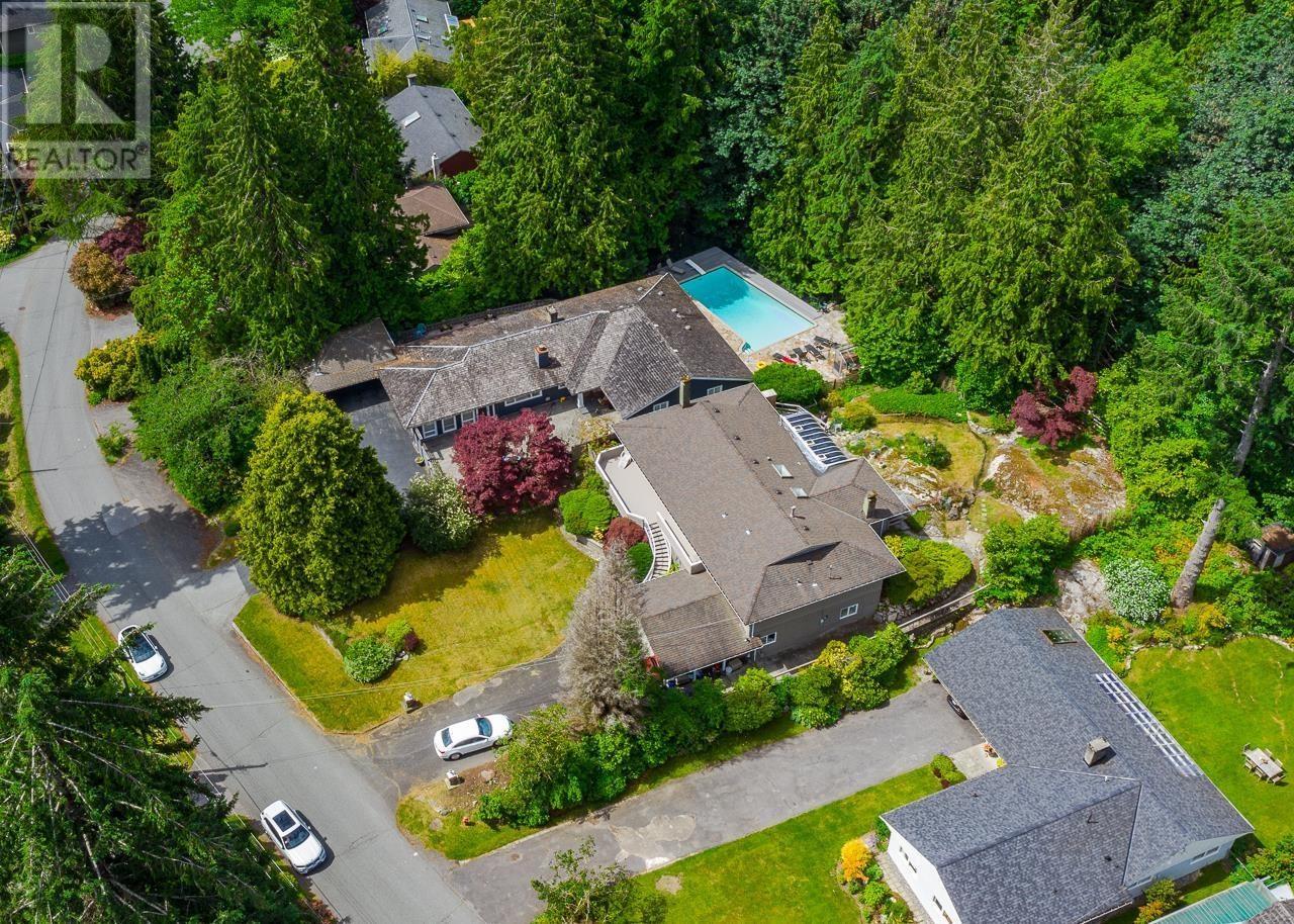 5725 CRANLEY DRIVE, West Vancouver