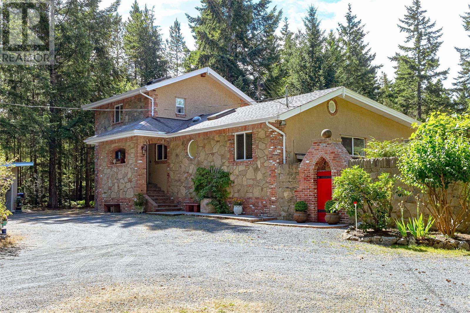 Photo 2 of 1980 Dorman Rd, Qualicum Beach BC