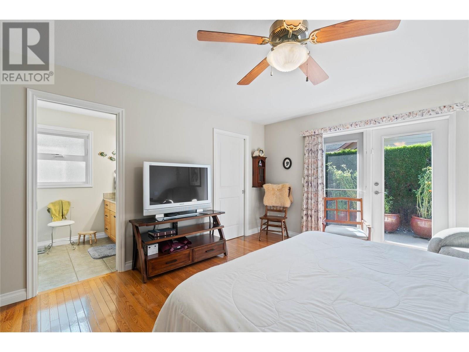 38 1231 10 Street Southwest, Salmon Arm