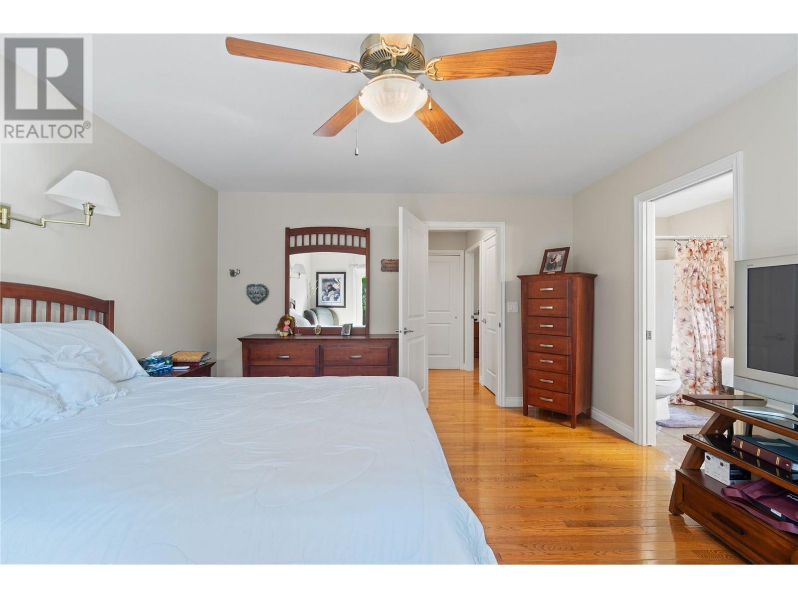 38 1231 10 Street Southwest, Salmon Arm