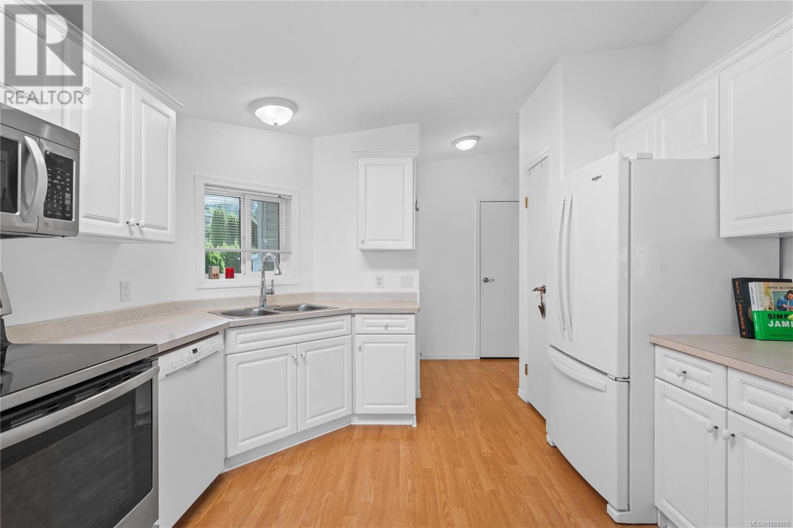 Photo 11 of 101 1833 Noorzan St, Nanaimo BC