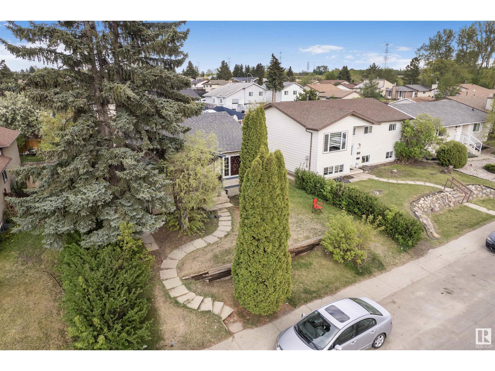 Photo 13 of 1027 61 St Nw, Edmonton AB