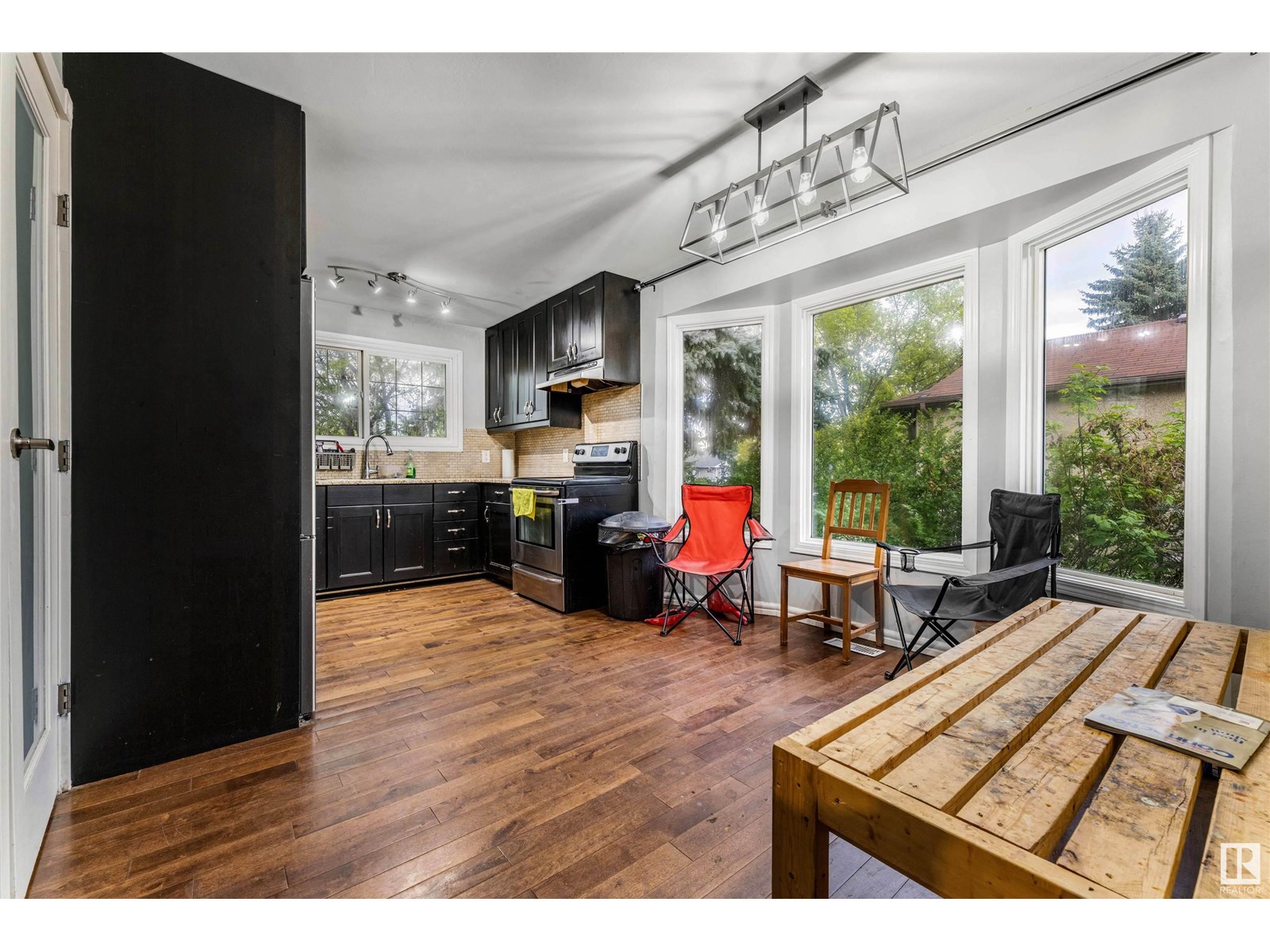 Photo 4 of 1027 61 St Nw, Edmonton AB
