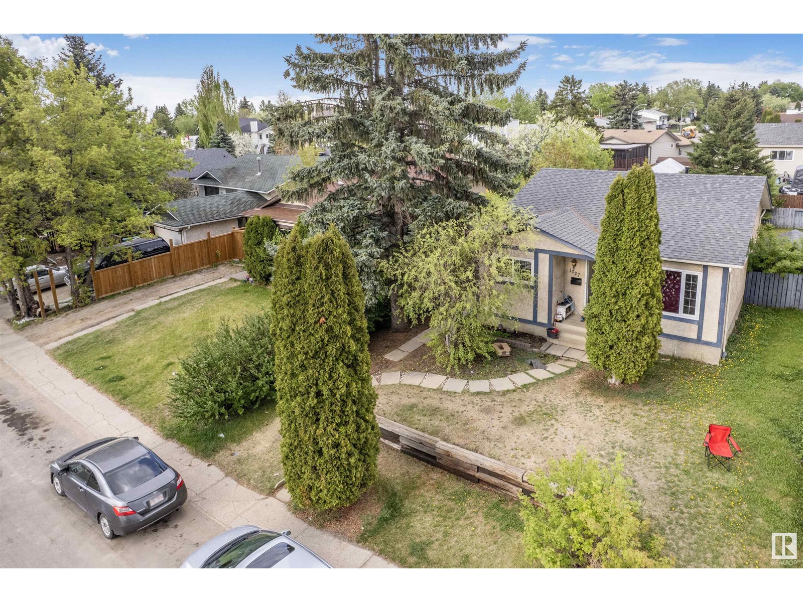 Photo 15 of 1027 61 St Nw, Edmonton AB