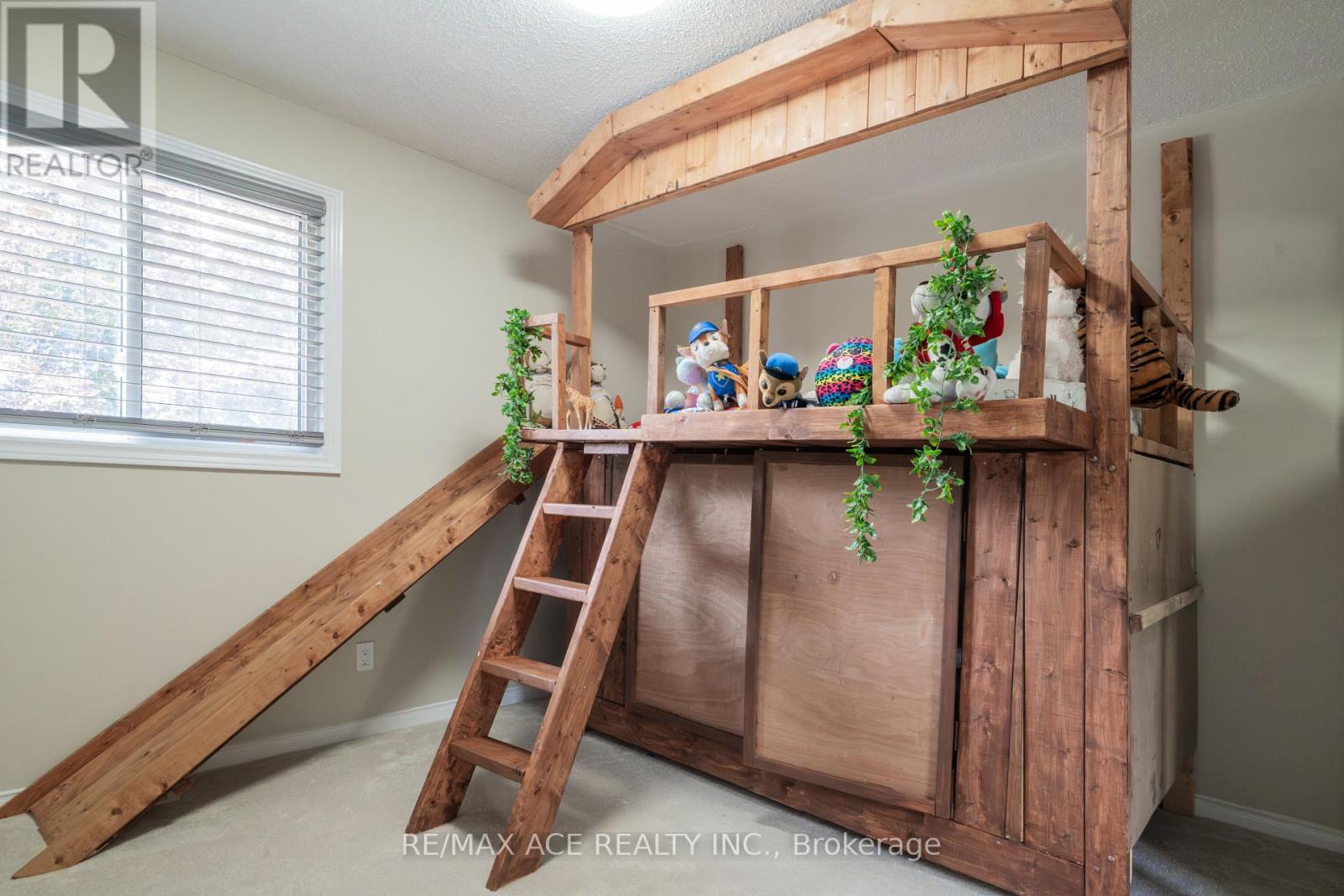 Photo 16 of 50 Soper Creek Drive, Clarington ON