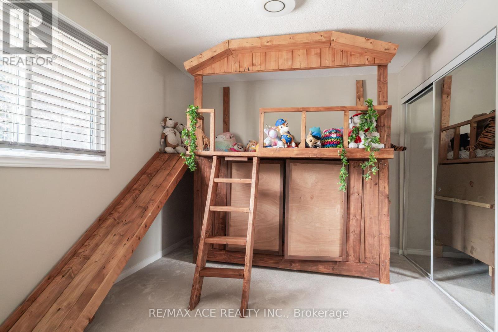 Photo 8 of 50 Soper Creek Drive, Clarington ON