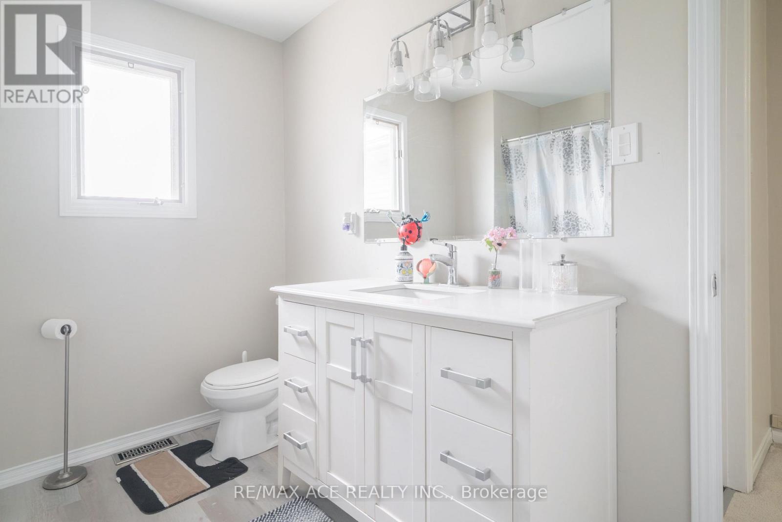 Photo 12 of 50 Soper Creek Drive, Clarington ON