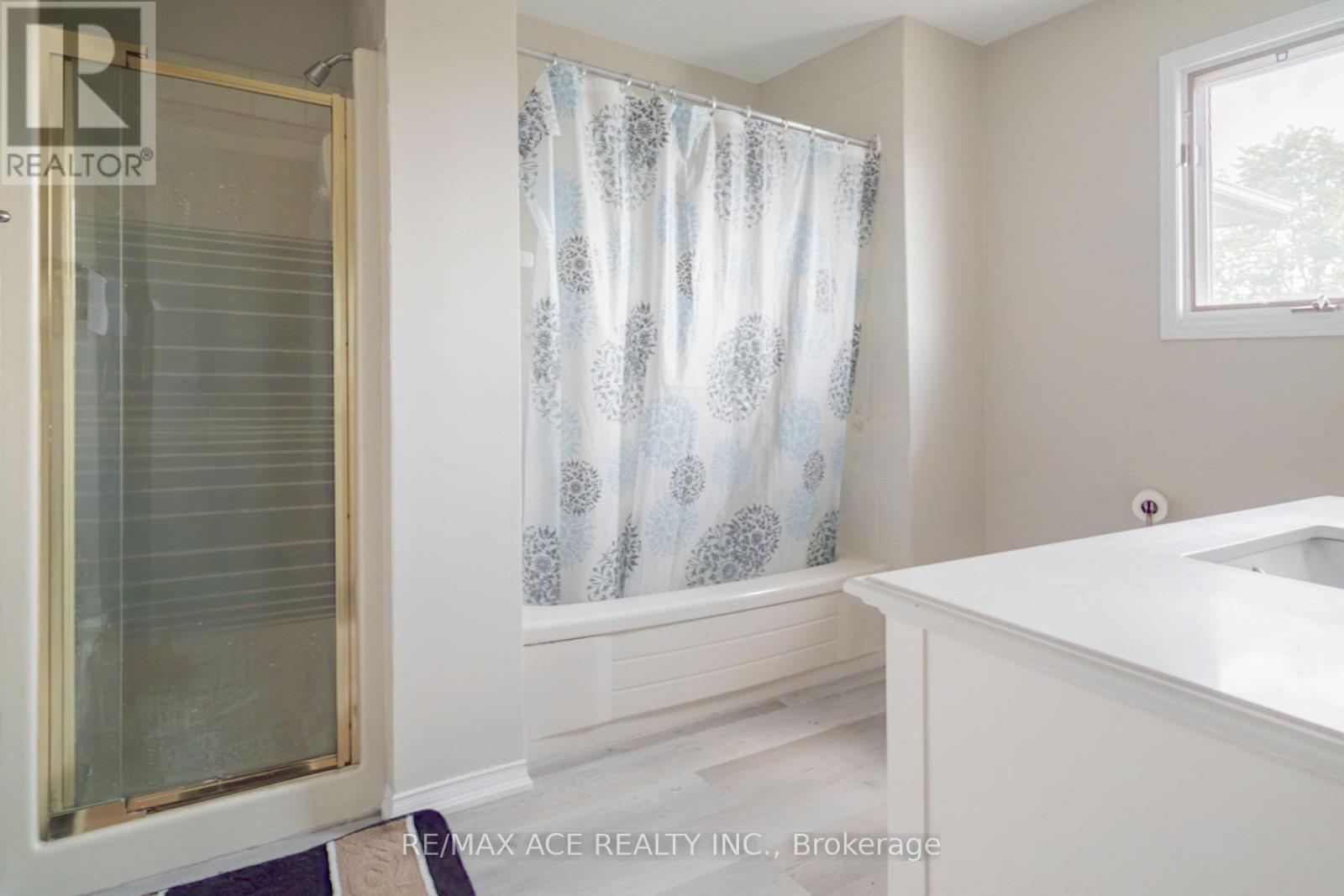 Photo 15 of 50 Soper Creek Drive, Clarington ON